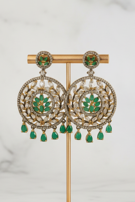 Aretes de Esmeraldas y Retazos de Diamantes Indu