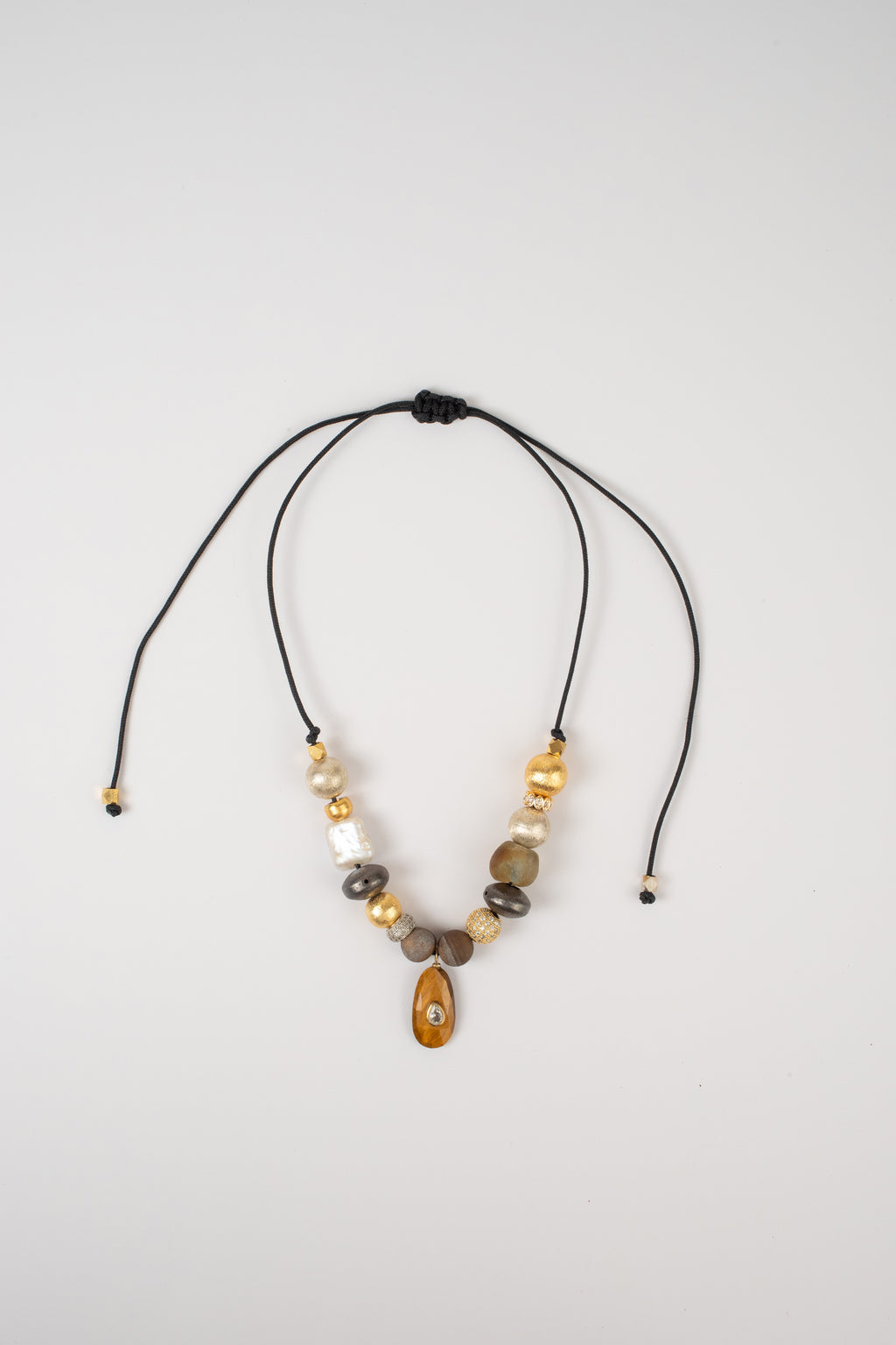 Collar Macrame con Dije Tiger Eye Indu