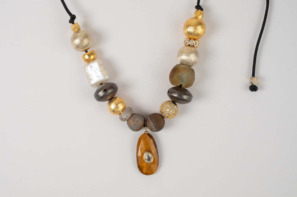Collar Macrame con Dije Tiger Eye Indu