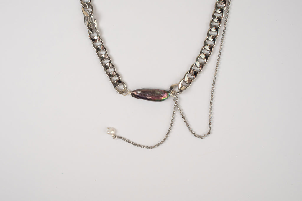 Collar Syna rodio, con Perla Oscura y Perlita Colgando