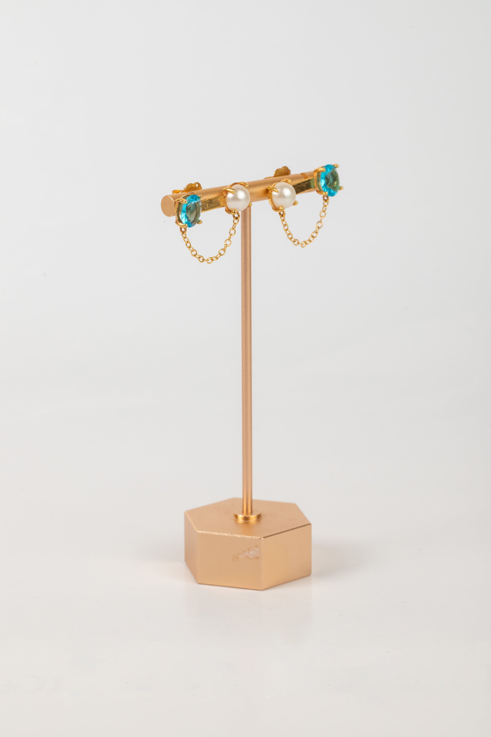 Arete con Cadena y Piedras Azul con Perla