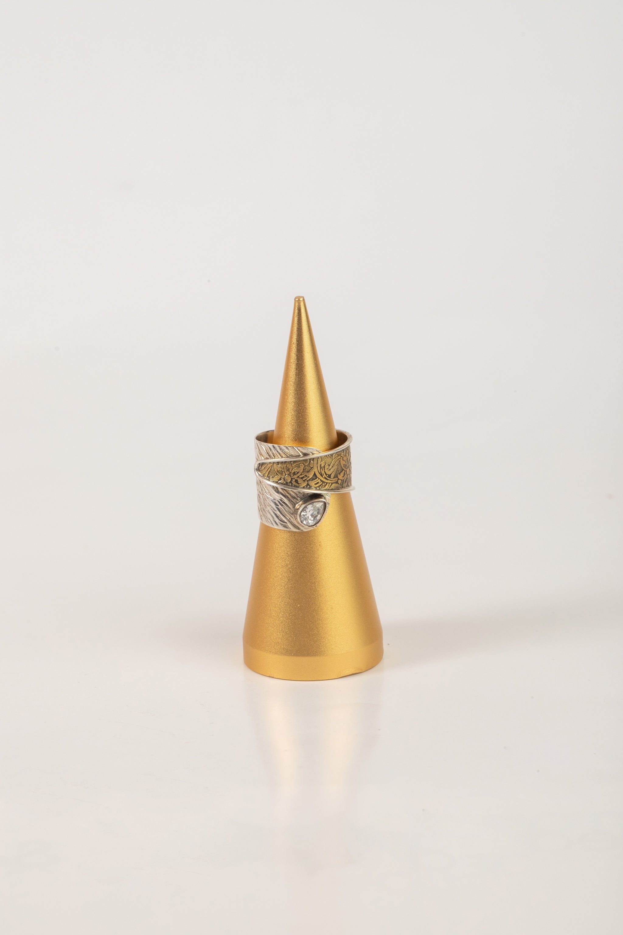 Anillo de Plata Ajustable con Piedras Naturales Gotita transparente